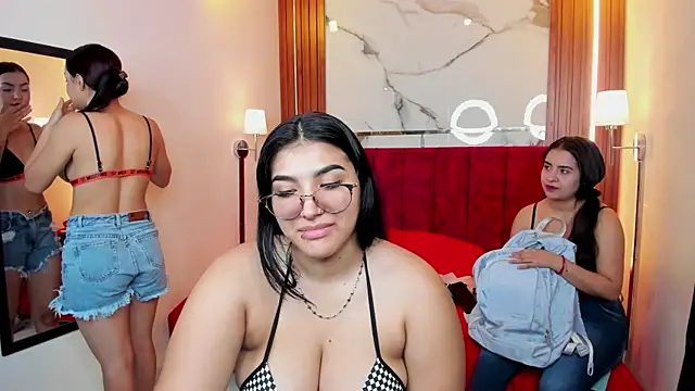 Snapshot of Afrodita-hott chatting on March 2025 12:16:01 PM Afrodita-hott online show from March 2025 12:16:01 PM