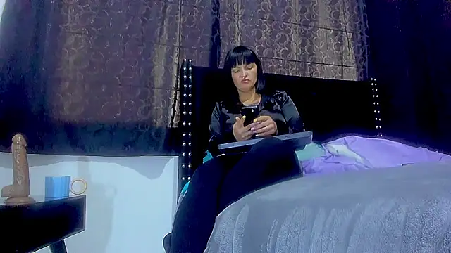 Snapshot of amareto_queen chatting on September 2025 08:25:01 PM amareto queen online show from September 2025 08:25:01 PM