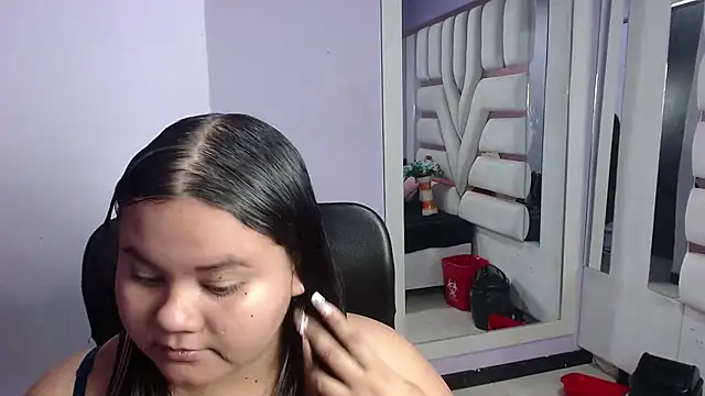 Snapshot of ValenTitis chatting on October 2025 09:09:02 PM ValenTitis online show from October 2025 09:09:02 PM