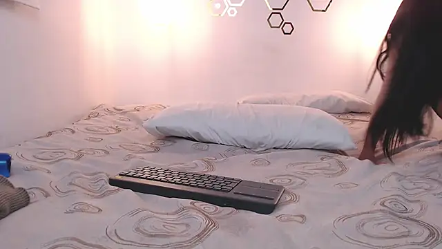 Snapshot of adriscute chatting on March 2025 08:18:01 AM adriscute online show from March 2025 08:18:01 AM