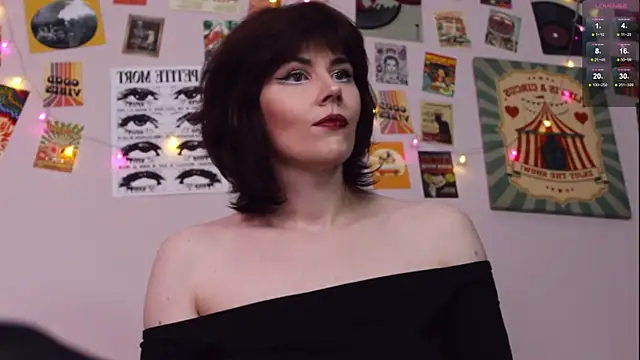 Snapshot of Luna_Blake chatting on April 2026 01:53:01 PM Luna Blake online show from April 2026 01:53:01 PM