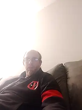 Snapshot of TaylorBlaze chatting on December 2024 01:40:02 AM TaylorBlaze online show from December 2024 01:40:02 AM