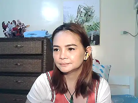 Snapshot of Kisses-13 chatting on October 2025 12:30:01 PM Kisses-13 online show from October 2025 12:30:01 PM