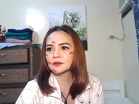 Snapshot of Kisses-13 chatting on November 2025 02:08:02 PM Kisses-13 online show from November 2025 02:08:02 PM