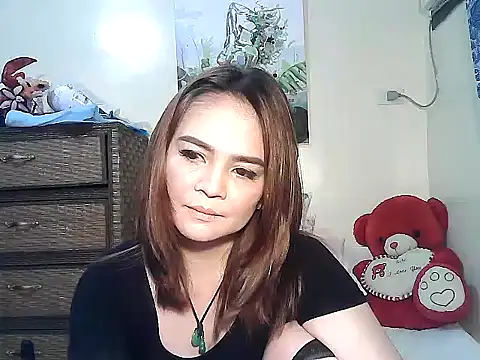 Snapshot of Kisses-13 chatting on November 2025 10:40:02 AM Kisses-13 online show from November 2025 10:40:02 AM