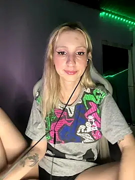 bunnydark00 online show from December 2025 04:44:02 AM