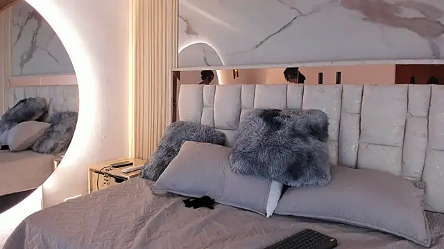 Naughty  Mom online show from March 2026 05:34:01 PM