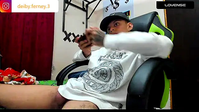 Snapshot of davidlatin66 chatting on December 2024 04:19:02 AM davidlatin66 online show from December 2024 04:19:02 AM