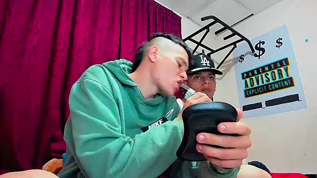 Snapshot of davidlatin66 chatting on October 2025 04:00:02 AM davidlatin66 online show from October 2025 04:00:02 AM