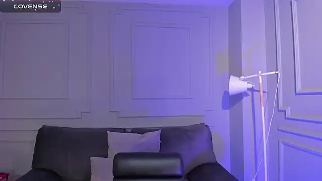 EveBensonX online show from February 2025 11:38:02 AM