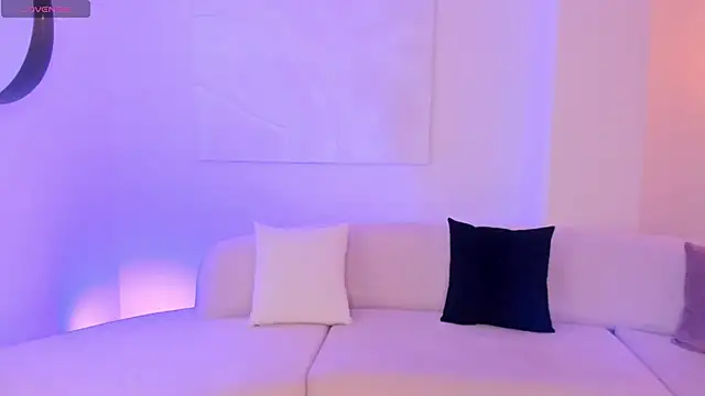 EveBensonX online show from March 2025 12:00:01 PM