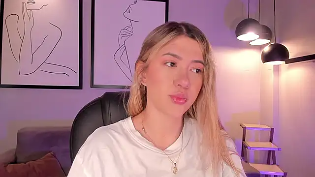 EveBensonX online show from November 2025 12:51:01 PM