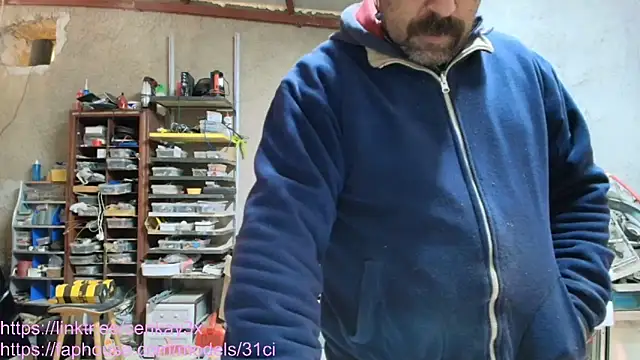 Snapshot of masculine_bear_daddy chatting on December 2025 04:48:01 PM masculine bear daddy online show from December 2025 04:48:01 PM
