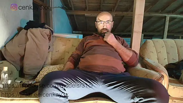 Snapshot of masculine_bear_daddy chatting on January 2026 05:29:02 PM masculine bear daddy online show from January 2026 05:29:02 PM