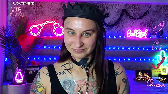 Cool Freak  online show from February 2026 10:37:02 AM