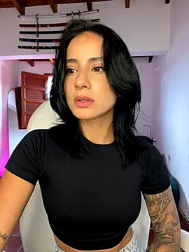 Ale Lewis online show from October 2025 09:23:02 PM