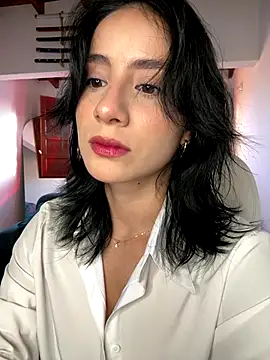 Ale Lewis online show from December 2025 10:07:01 PM