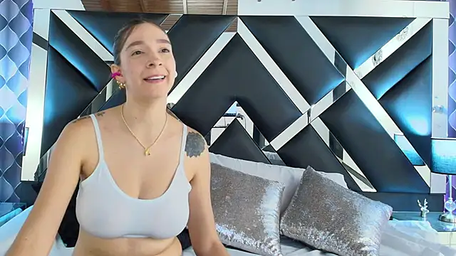 Snapshot of victoriaa_lee_ chatting on January 2025 07:00:02 PM victoriaa lee online show from January 2025 07:00:02 PM
