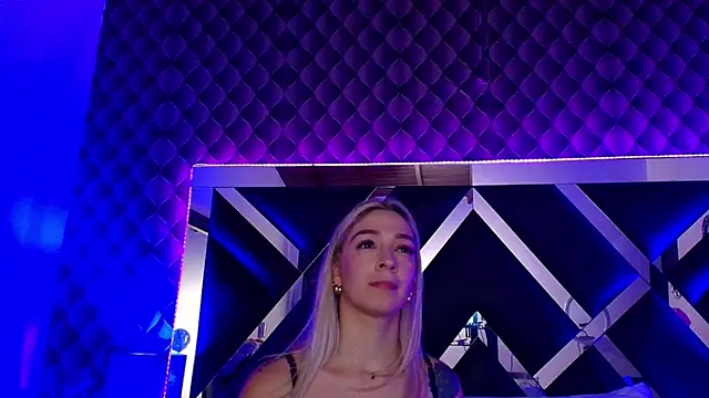 Snapshot of victoriaa_lee_ chatting on October 2025 07:34:02 PM victoriaa lee online show from October 2025 07:34:02 PM