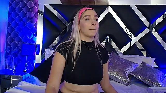 victoriaa lee  online show from November 2025 07:26:01 PM