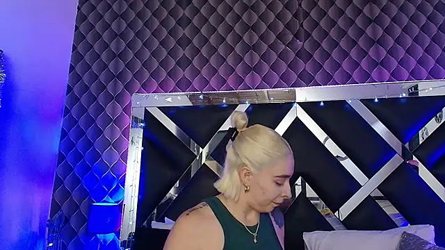 Snapshot of victoriaa_lee_ chatting on July 2026 07:20:02 PM victoriaa lee online show from July 2026 07:20:02 PM