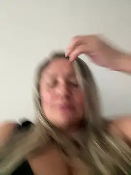 gabiTetas online show from April 2026 10:05:02 PM