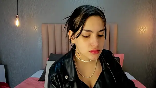 Alexa Thaylor  online show from March 2025 02:34:02 PM