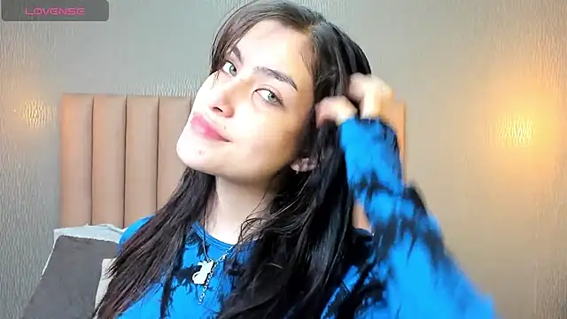 Alexa Thaylor  online show from March 2025 02:35:02 PM