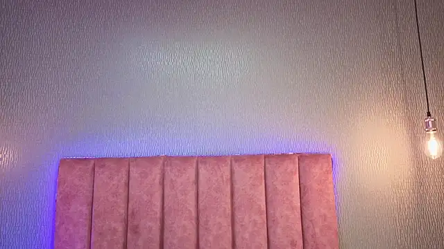 Alexa Thaylor  online show from January 2026 03:17:02 PM