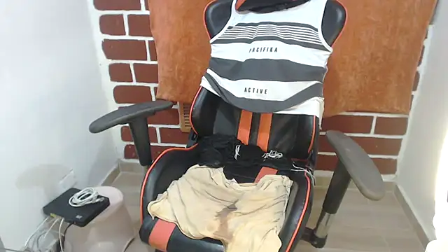 Snapshot of Valentina_lara01 chatting on December 2024 08:49:01 AM Valentina lara01 online show from December 2024 08:49:01 AM