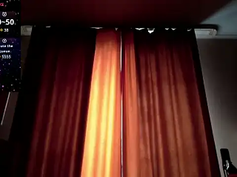 Snapshot of ROXOLANAA_SEXY chatting on March 2025 08:18:01 AM ROXOLANAA SEXY online show from March 2025 08:18:01 AM