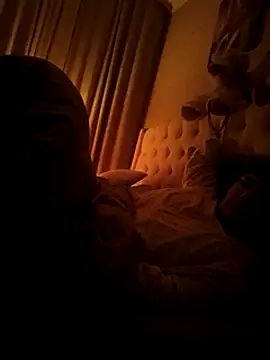 Snapshot of ROXOLANAA_SEXY chatting on March 2025 06:25:02 AM ROXOLANAA SEXY online show from March 2025 06:25:02 AM
