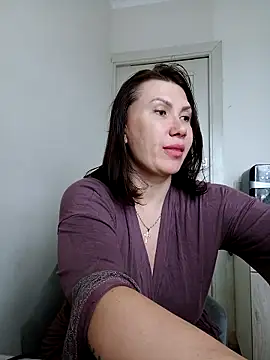 Snapshot of ROXOLANAA_SEXY chatting on April 2026 01:53:02 PM ROXOLANAA SEXY online show from April 2026 01:53:02 PM