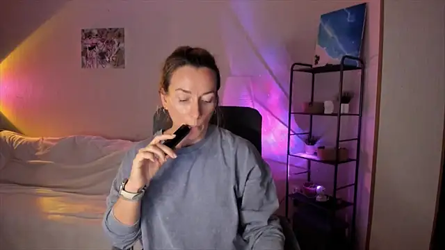 RebeccaMartinez online show from October 2025 12:27:01 PM