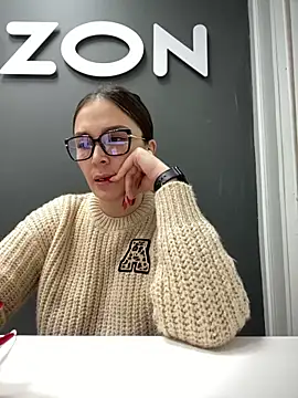 Snapshot of Sweet_Lollypop chatting on January 2025 04:02:02 PM Sweet Lollypop online show from January 2025 04:02:02 PM