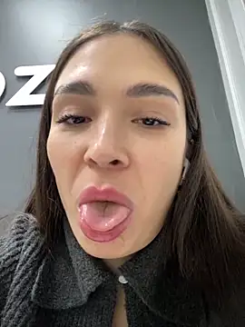 Snapshot of Sweet_Lollypop chatting on February 2025 06:35:01 AM Sweet Lollypop online show from February 2025 06:35:01 AM