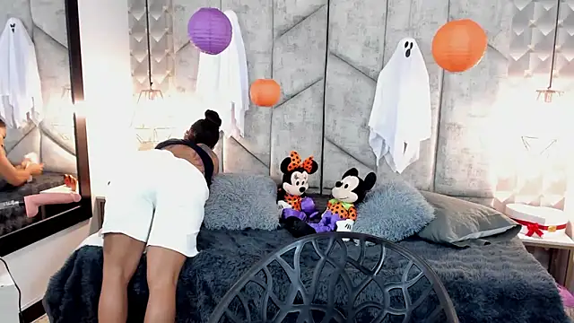 NiicolleMiller online show from October 2025 12:16:01 PM