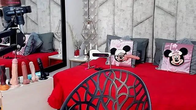 NiicolleMiller online show from November 2025 04:29:02 PM