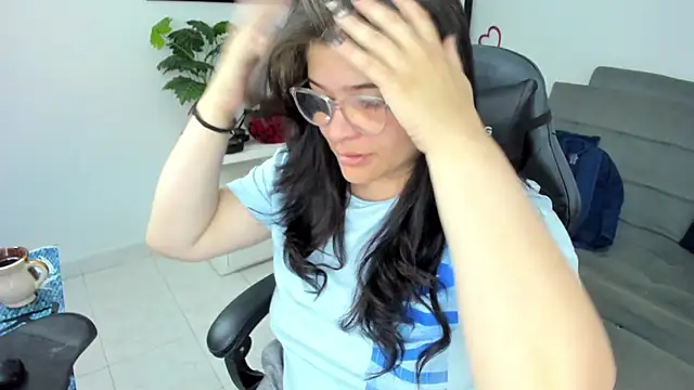 BellaFlaming online show from March 2025 10:13:02 AM