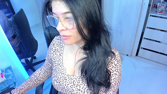 Snapshot of BellaFlaming chatting on June 2026 10:35:01 AM BellaFlaming online show from June 2026 10:35:01 AM