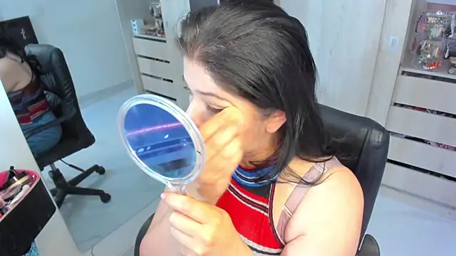 Snapshot of BellaFlaming chatting on June 2026 11:58:02 AM BellaFlaming online show from June 2026 11:58:02 AM