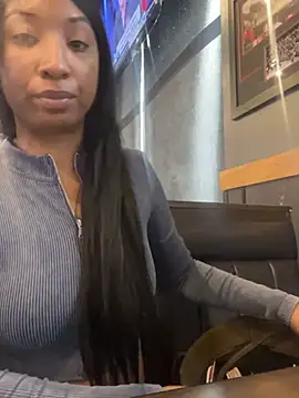 Snapshot of Iceblanca chatting on January 2025 05:27:01 PM Iceblanca online show from January 2025 05:27:01 PM