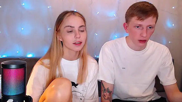 juliaanddima online show from October 2025 09:24:01 PM