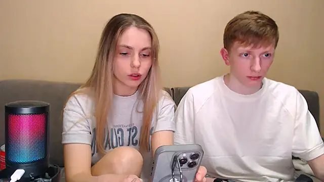 juliaanddima online show from February 2026 10:17:02 PM