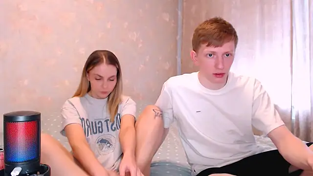 juliaanddima online show from April 2026 07:42:02 AM