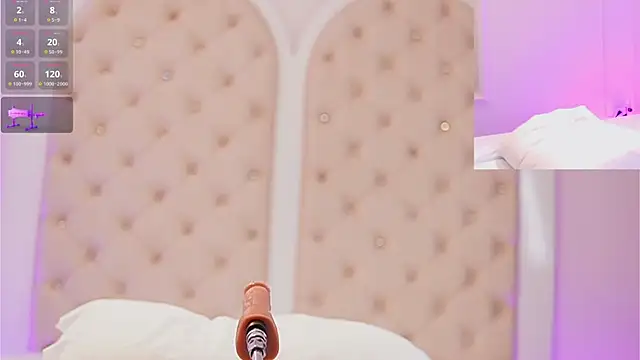 Snapshot of caroline_adams_ chatting on February 2026 11:14:01 PM caroline adams online show from February 2026 11:14:01 PM