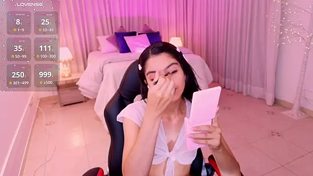Snapshot of miiaa_evans chatting on February 2025 03:34:02 AM miiaa evans online show from February 2025 03:34:02 AM