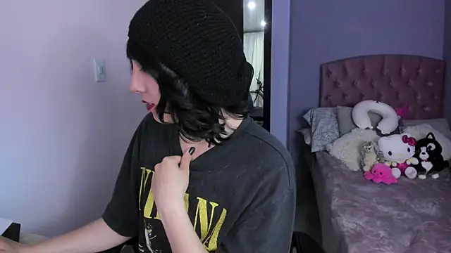 Snapshot of Room312_ chatting on February 2025 01:44:02 AM Room312  online show from February 2025 01:44:02 AM