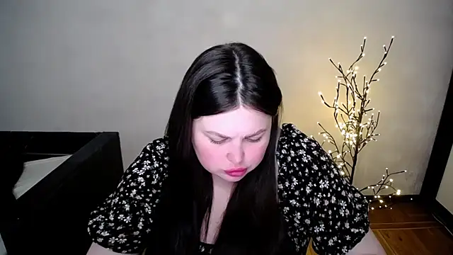 Snapshot of Emily_Mo chatting on May 2026 05:56:01 AM Emily Mo online show from May 2026 05:56:01 AM