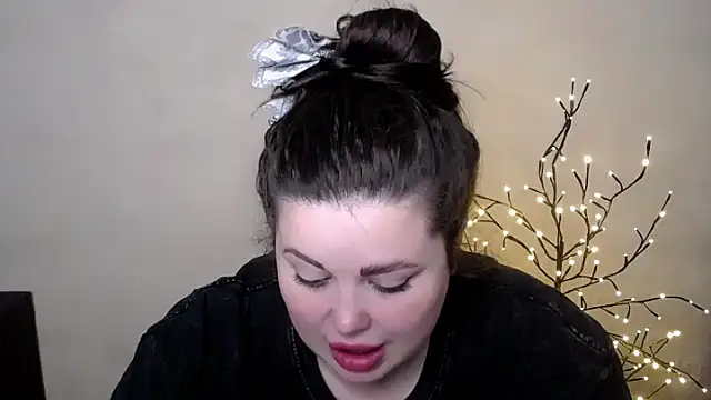 Snapshot of Emily_Mo chatting on May 2026 05:14:02 AM Emily Mo online show from May 2026 05:14:02 AM